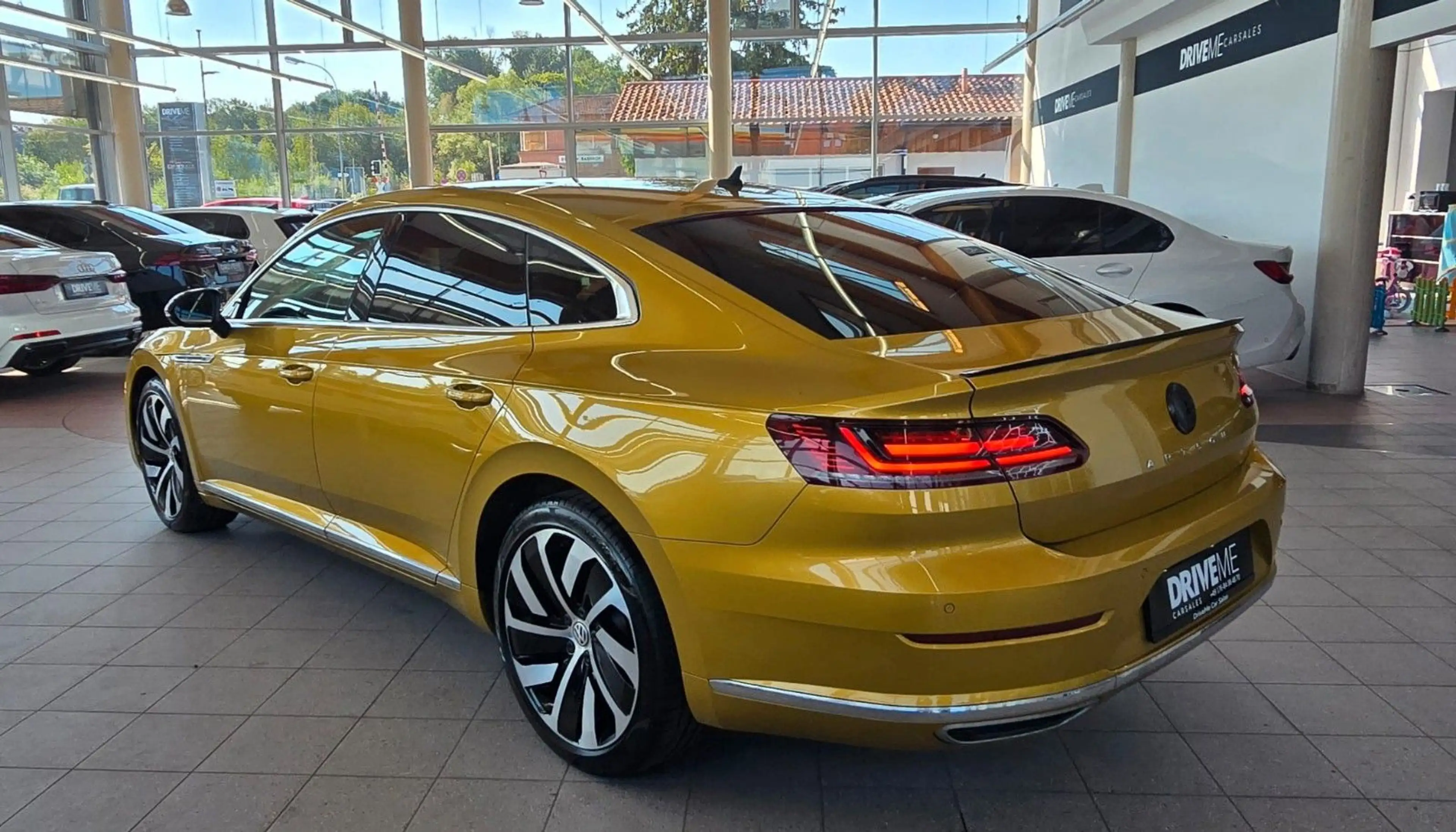 Volkswagen Arteon 2.0TDI DSG R-Line Virtual ACC LED — photo 7
