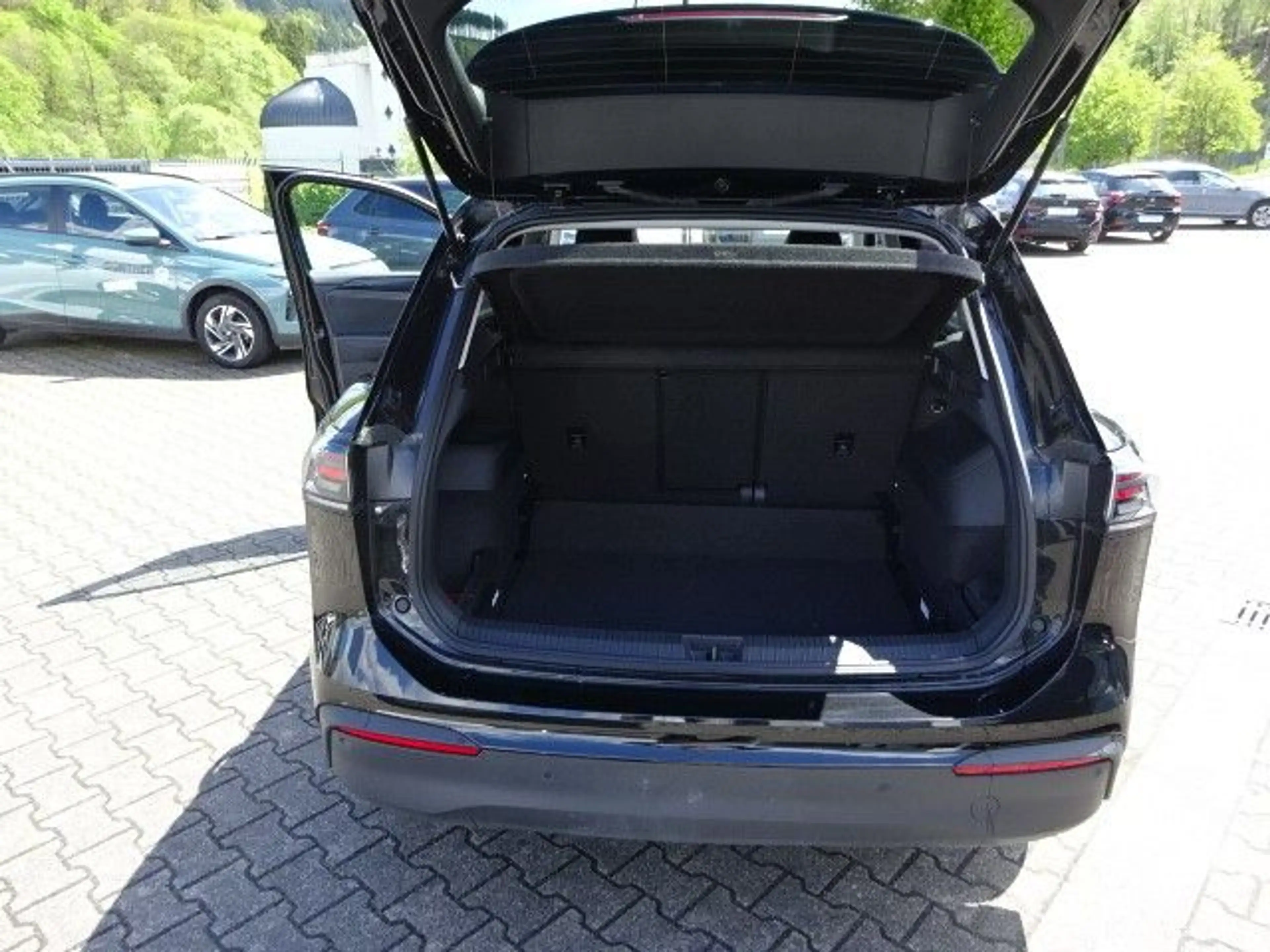 Volkswagen Tiguan 2.0 TDI Goal*AHK*NAVI*SHZ*ACC Klima Navi — photo 15