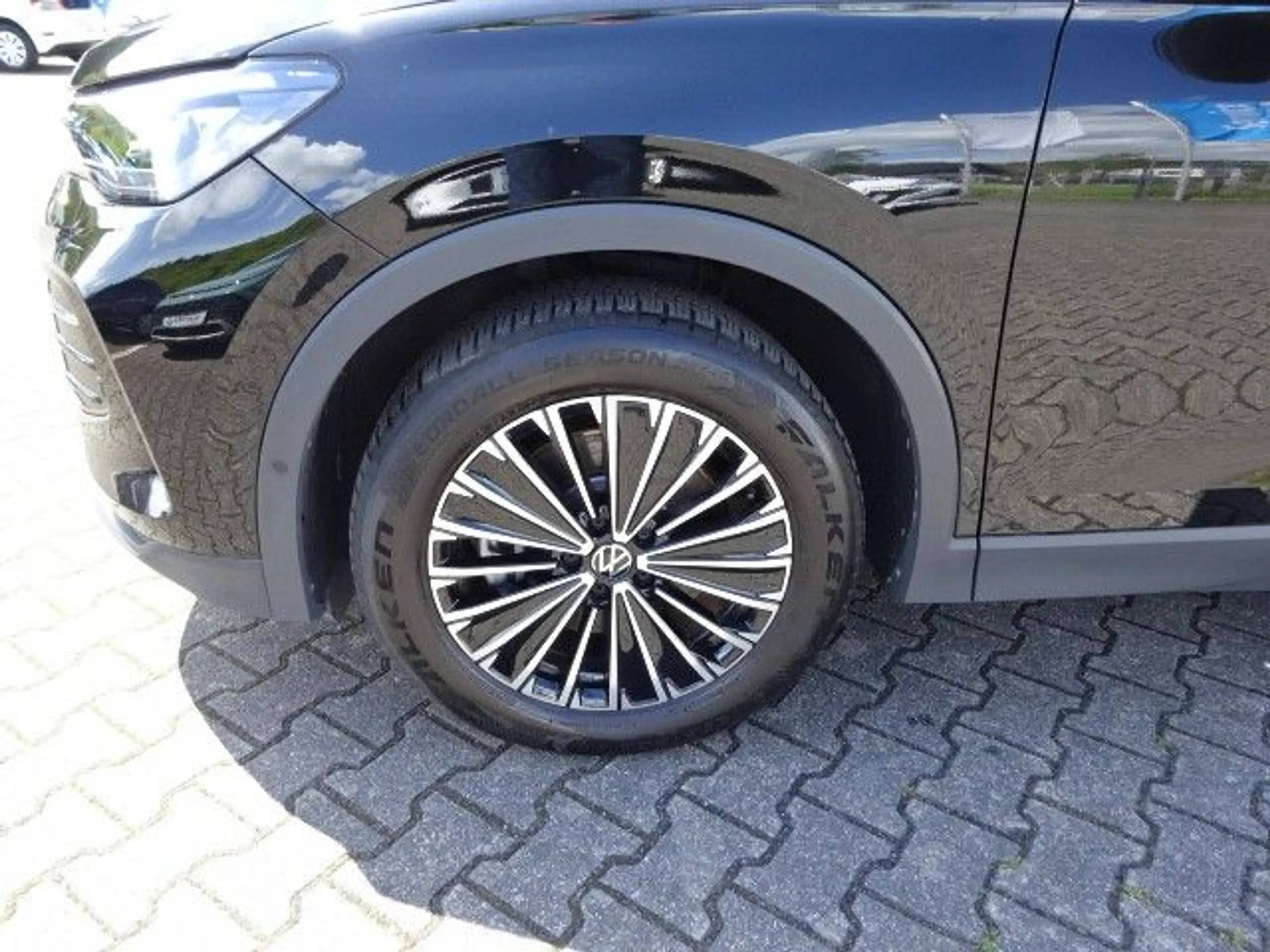 Volkswagen Tiguan 2.0 TDI Goal*AHK*NAVI*SHZ*ACC Klima Navi — photo 9