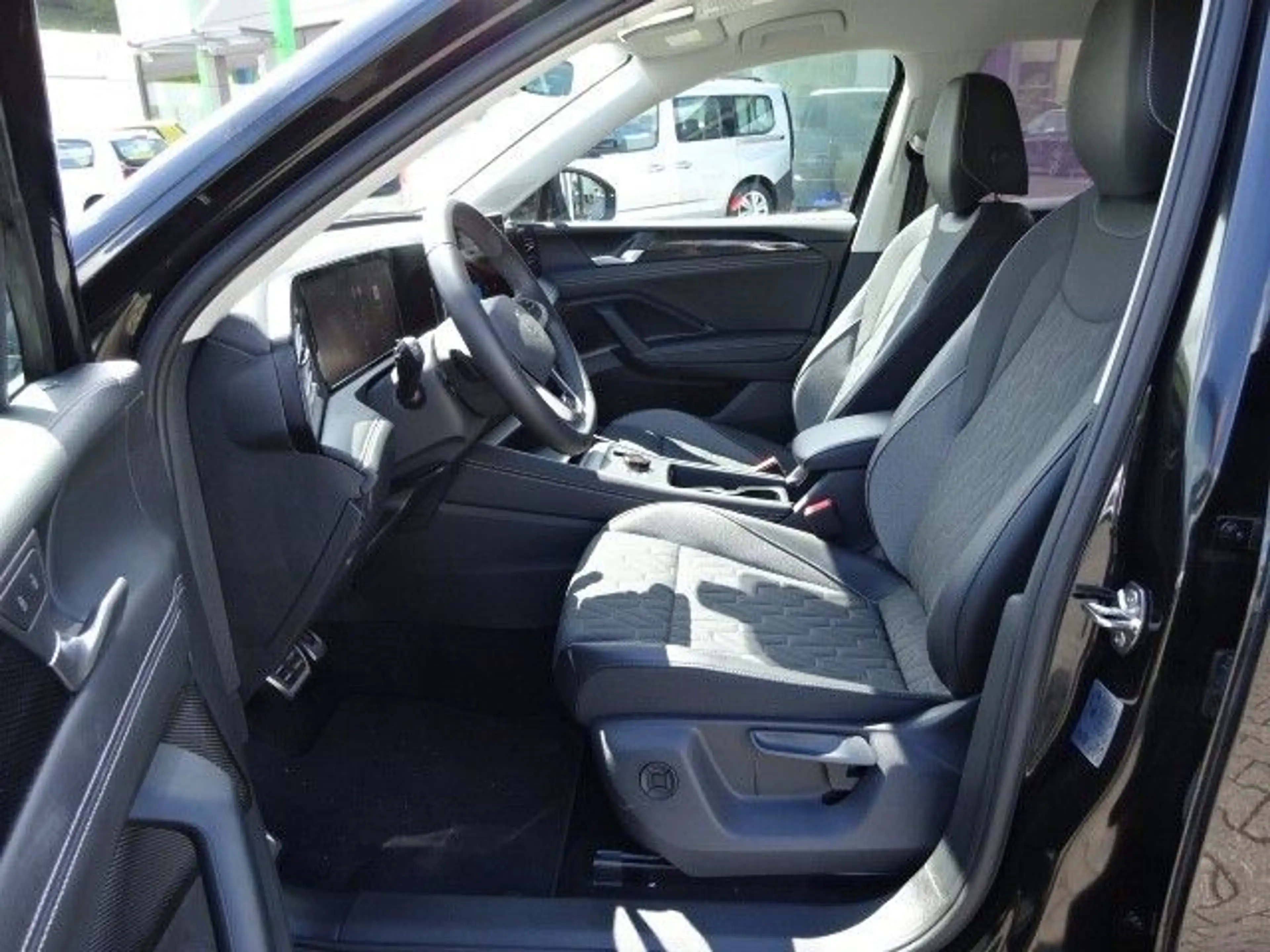 Volkswagen Tiguan 2.0 TDI Goal*AHK*NAVI*SHZ*ACC Klima Navi — photo 10
