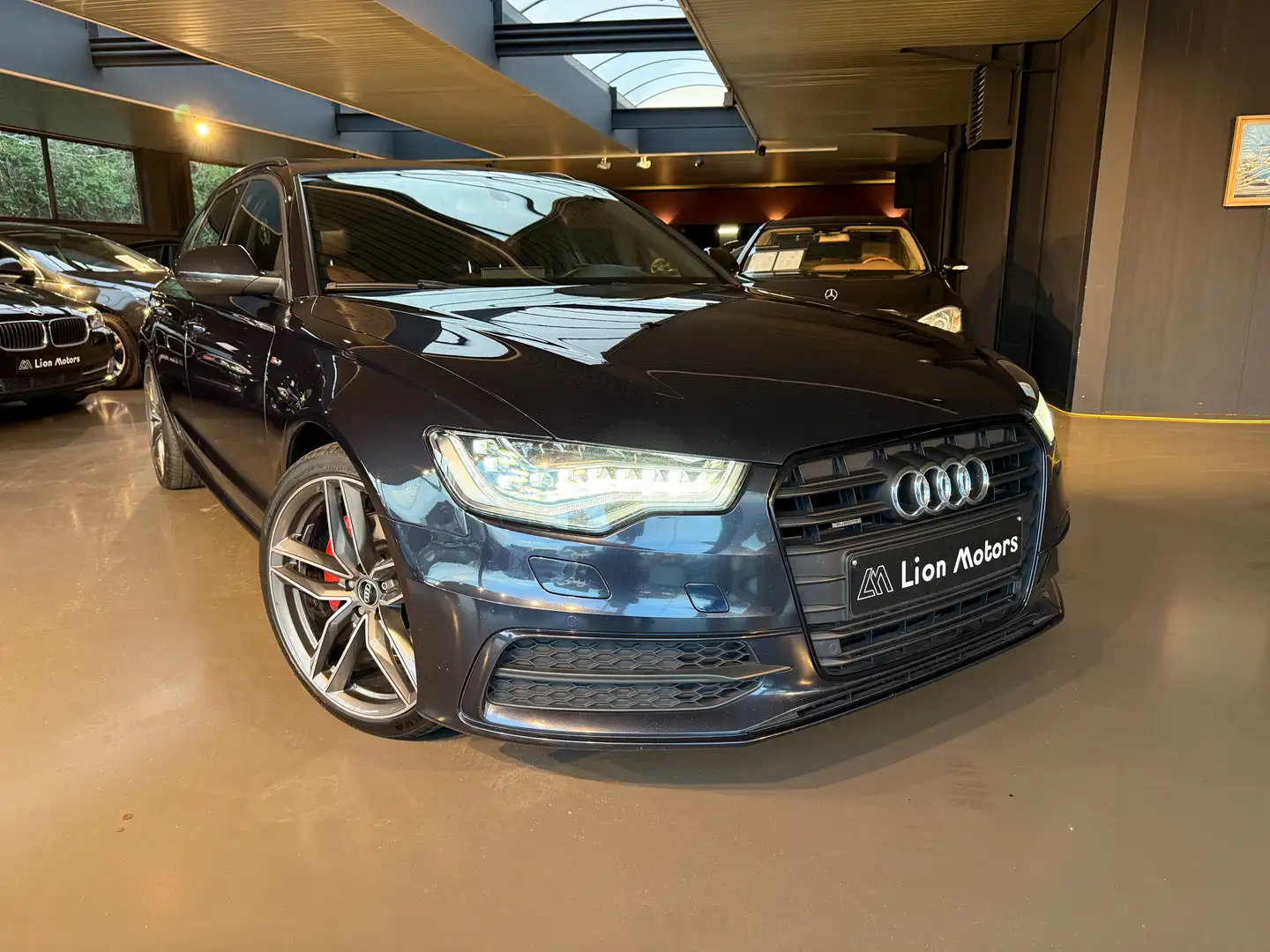 Audi A6 Avant 3.0 TDI DPF quattro S tronic S-LINE Bleu - 1
