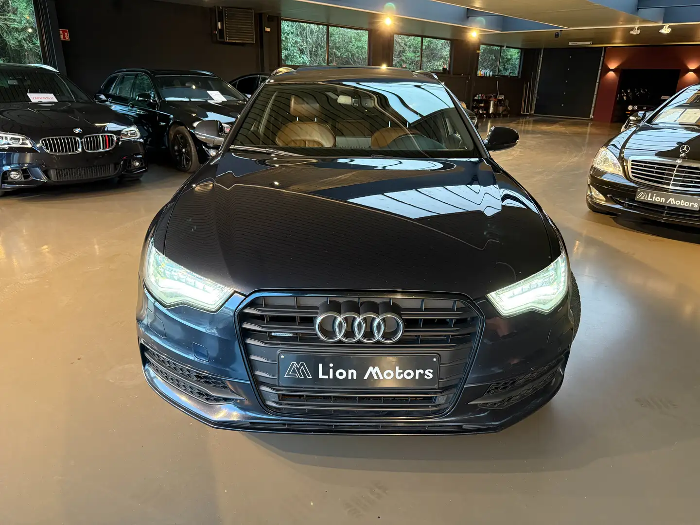 Audi A6 Avant 3.0 TDI DPF quattro S tronic S-LINE Bleu - 2