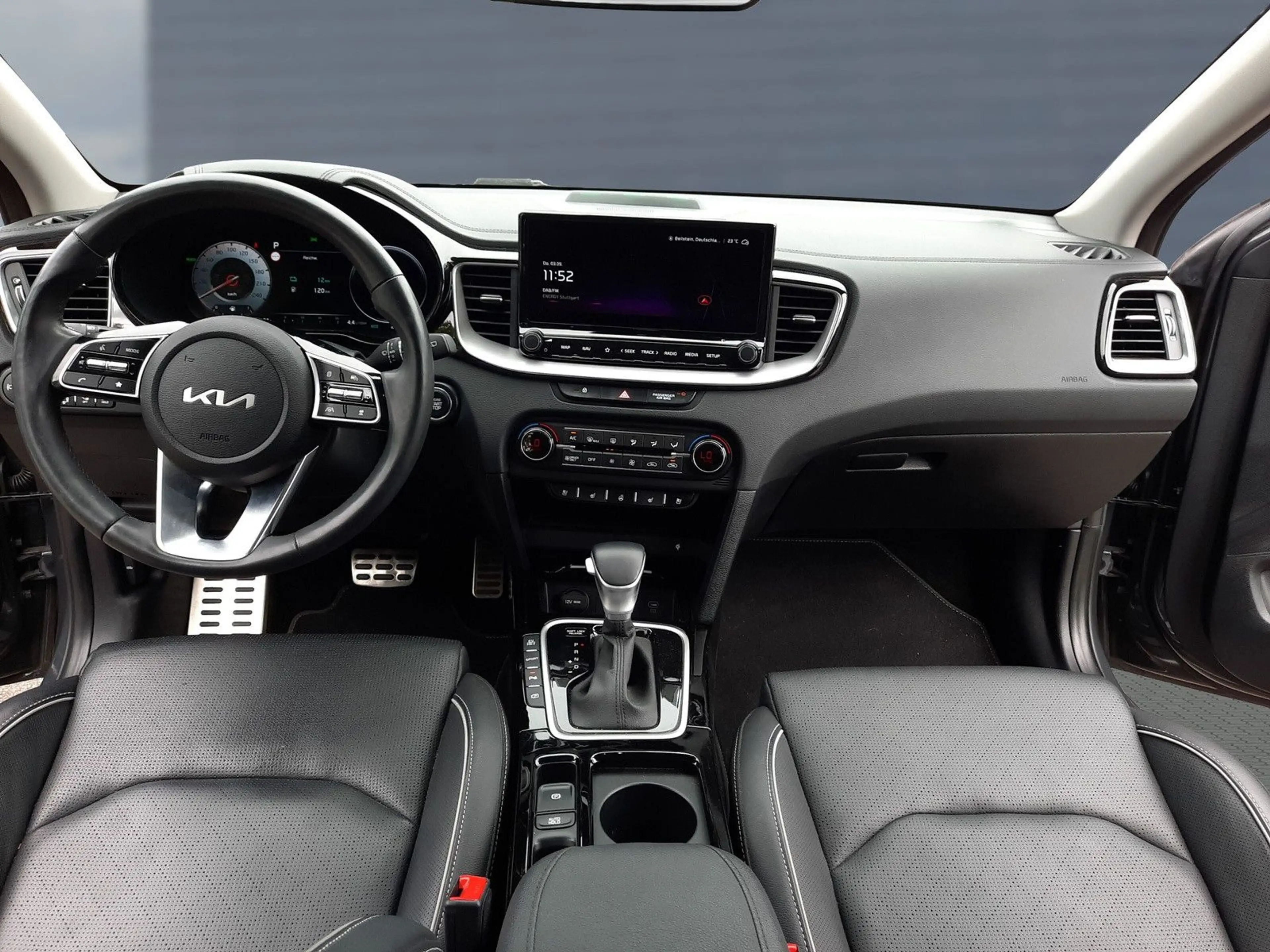 Kia XCeed 1,6 PHEV Platinum Navi AHK — photo 13