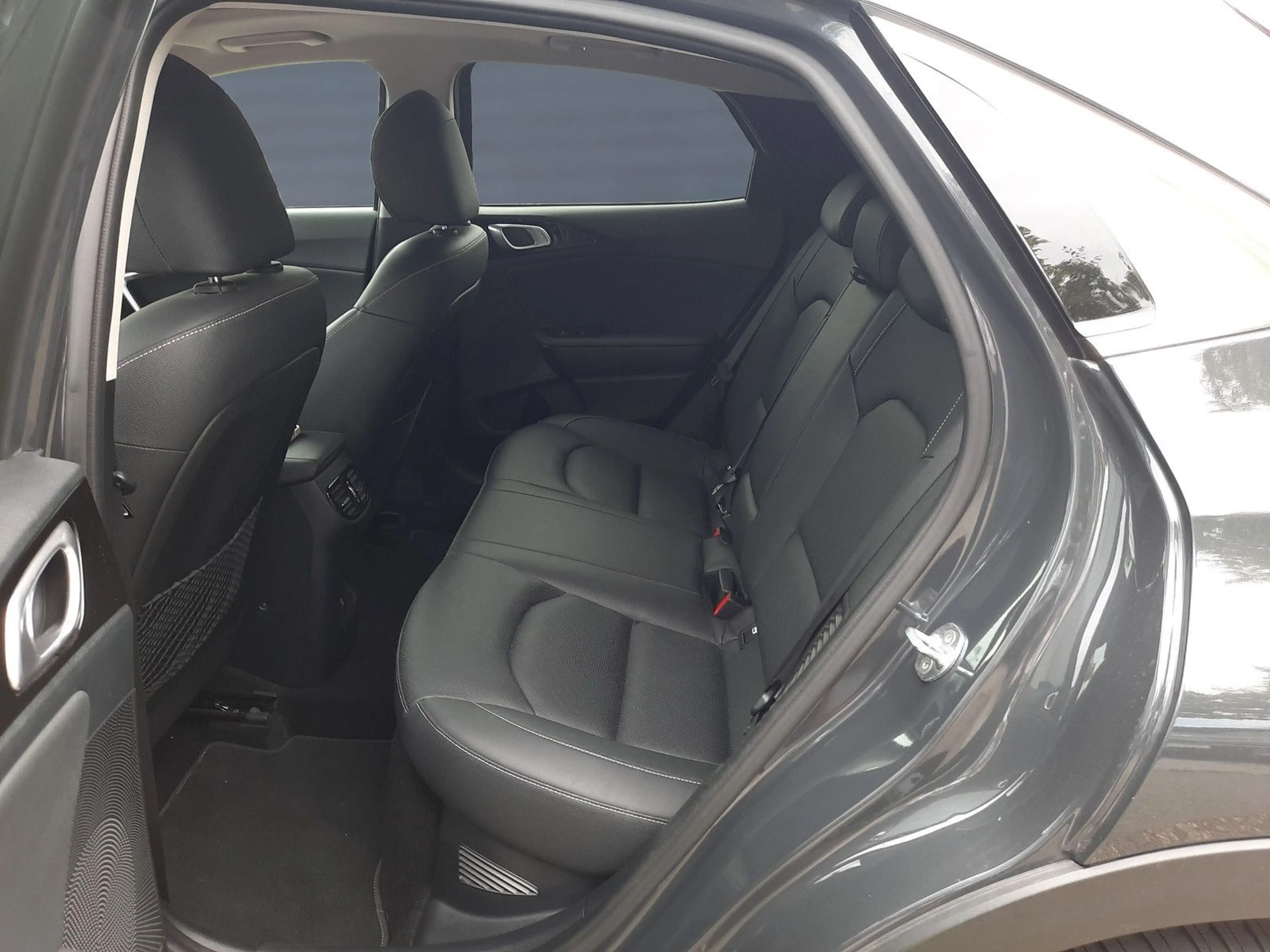 Kia XCeed 1,6 PHEV Platinum Navi AHK — photo 11