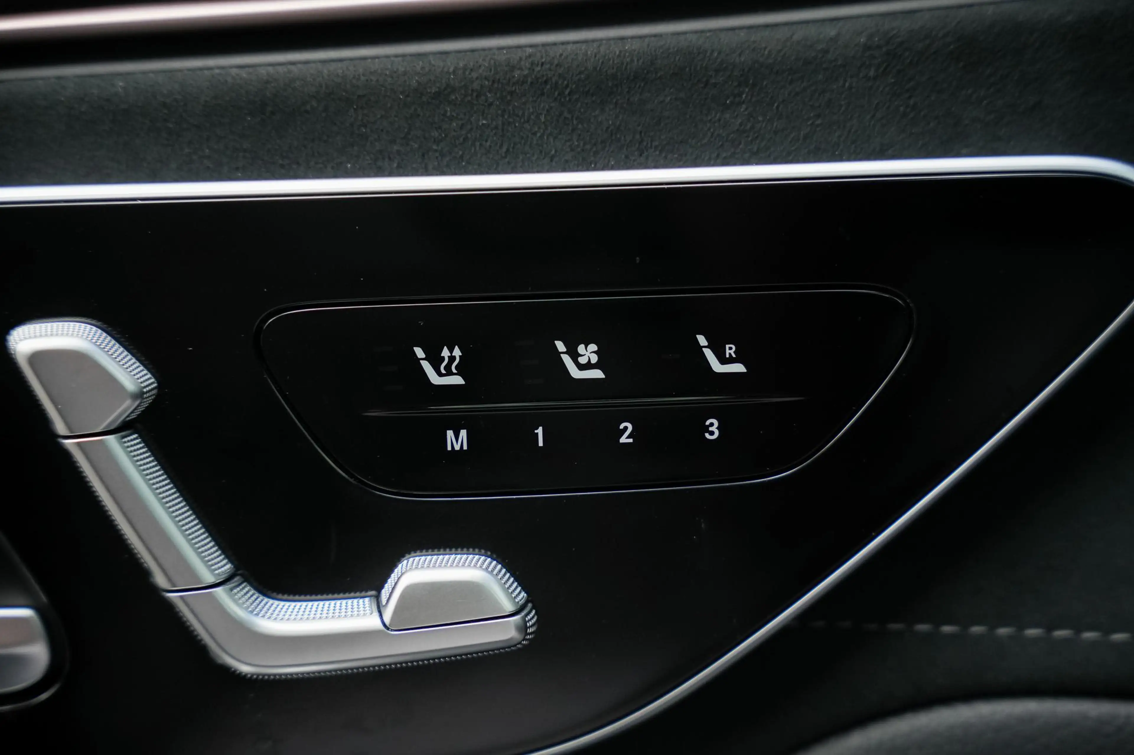 Mercedes-Benz EQS AMG 53 4MATIC+ 108 kWh — photo 21