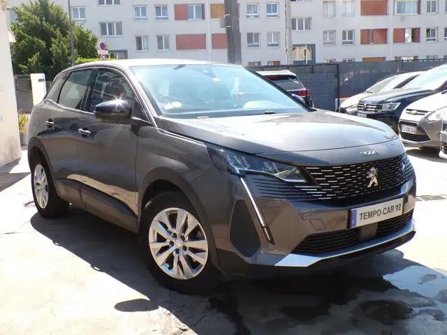 Peugeot 3008 view 3
