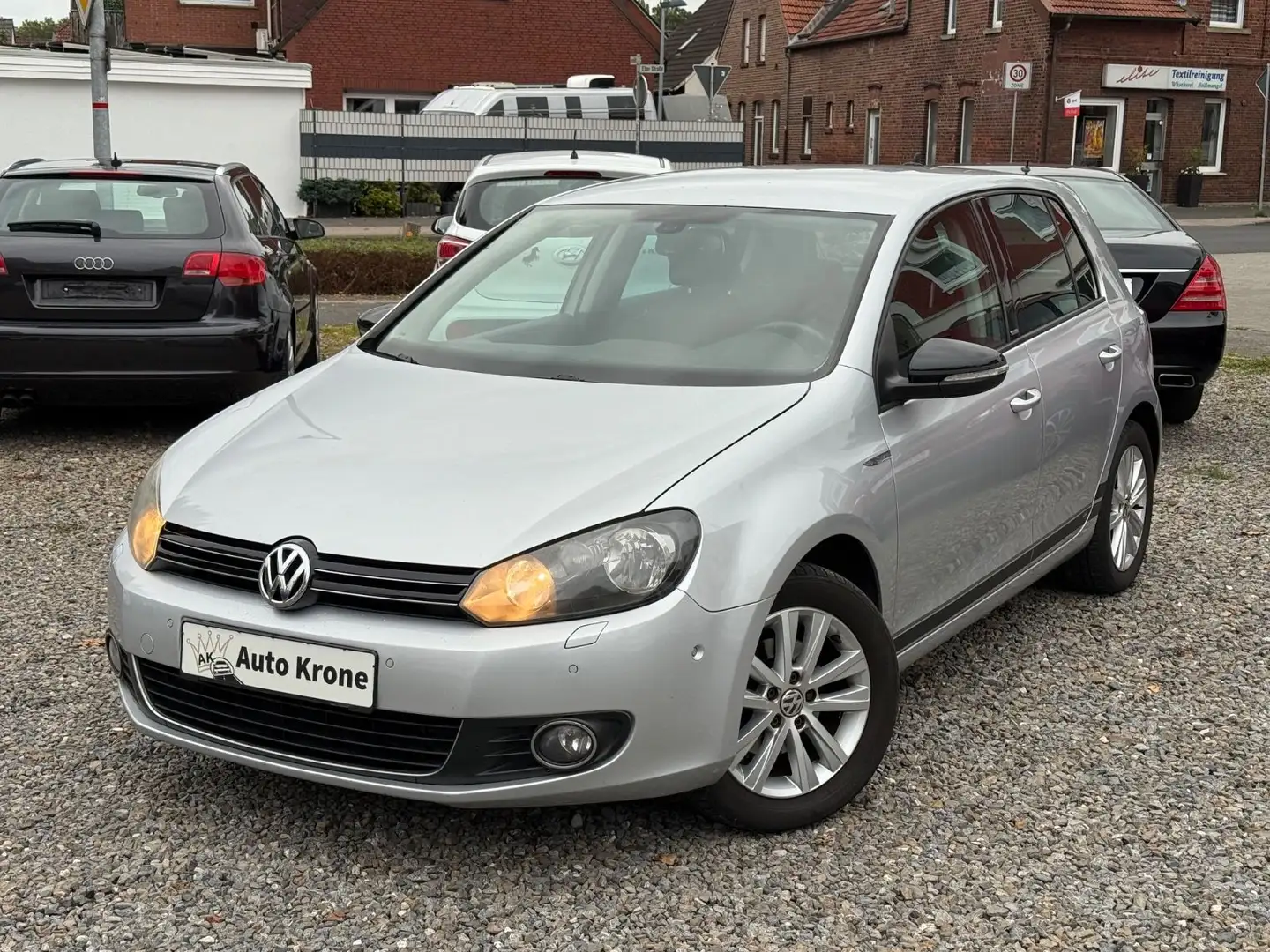 Volkswagen Golf VI Style 1.6 TDI Lim. Navi SHZ Alcantara Argent - 1