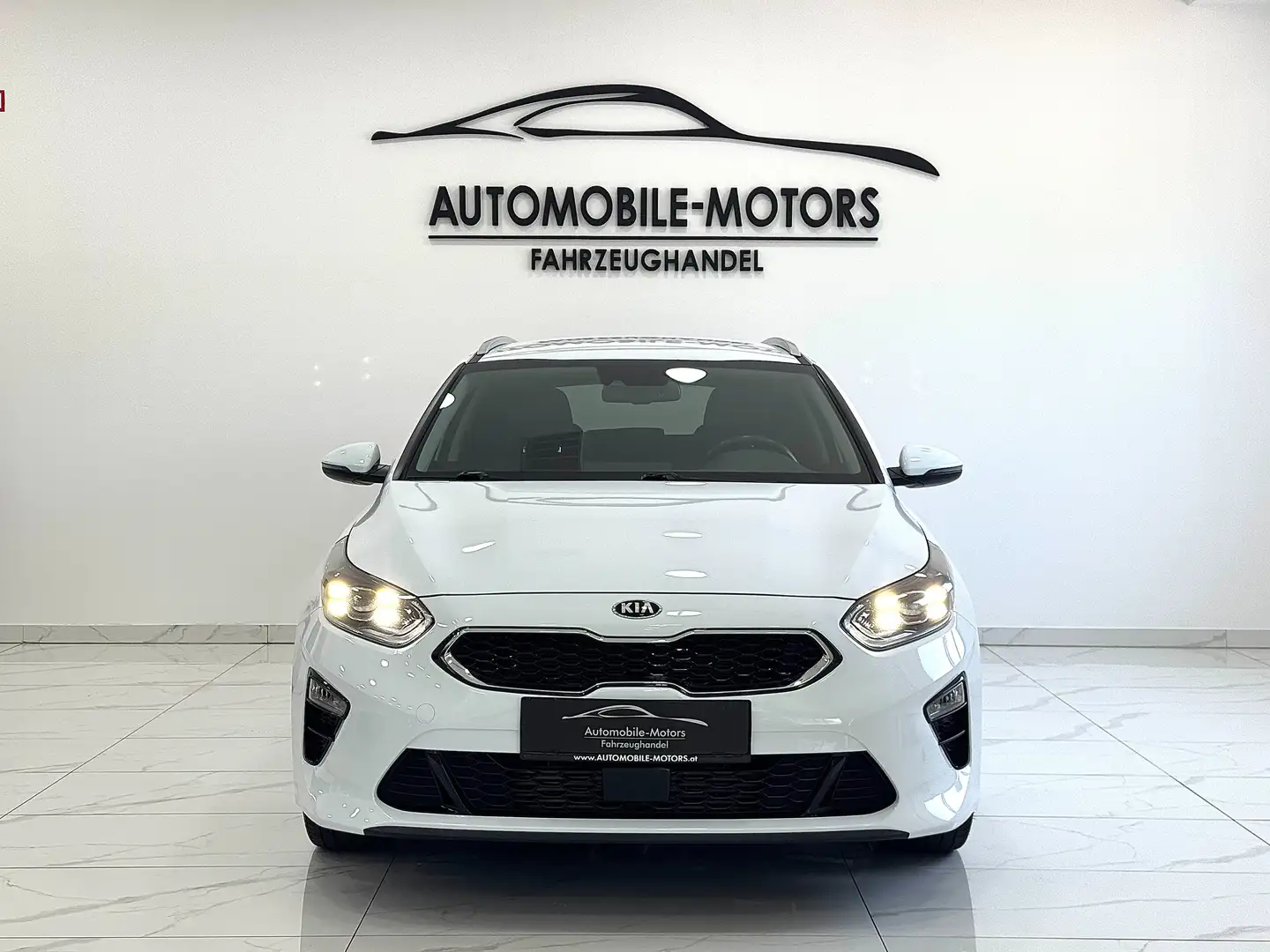 Kia Ceed SW / cee'd SW 1,6 CRDi SCR ISG Gold Mild-Hybrid Weiß - 2