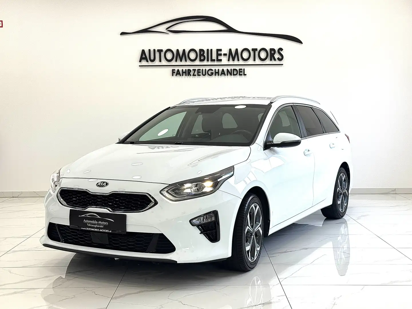 Kia Ceed SW / cee'd SW 1,6 CRDi SCR ISG Gold Mild-Hybrid Biały - 2