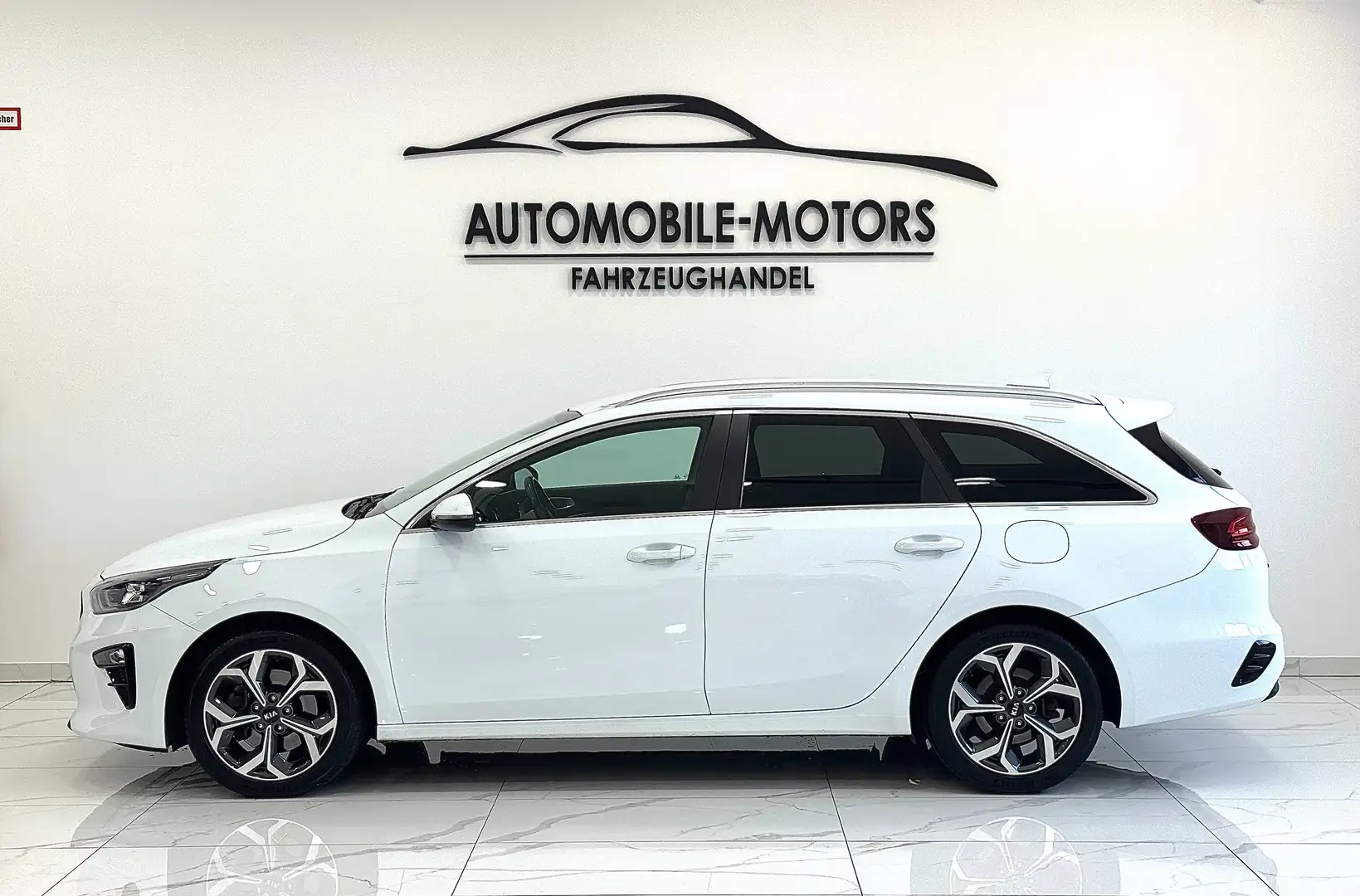 Kia Ceed SW / cee'd SW 1,6 CRDi SCR ISG Gold Mild-Hybrid Weiß - 1