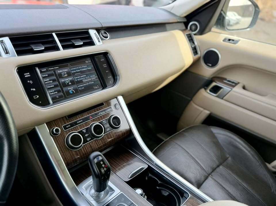 2014 Land Rover Range Rover Sport 4WD 4dr V8 Supercharged thumb 16
