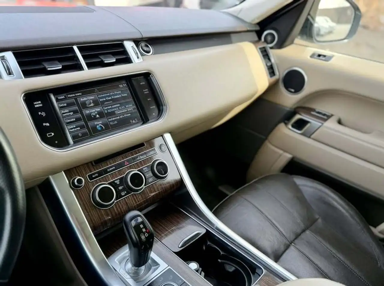 Land Rover Range Rover Sport снимка Land Rover Range Rover Sport