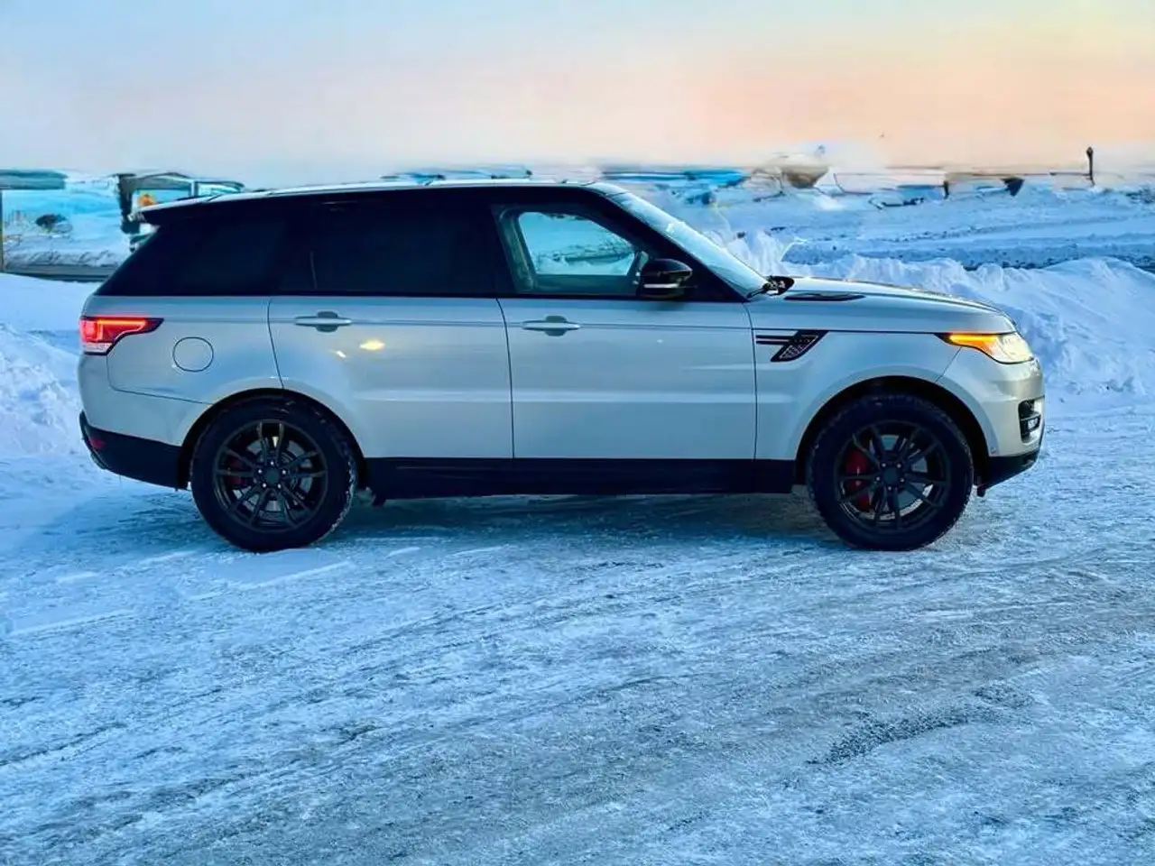 Land Rover Range Rover Sport снимка Land Rover Range Rover Sport
