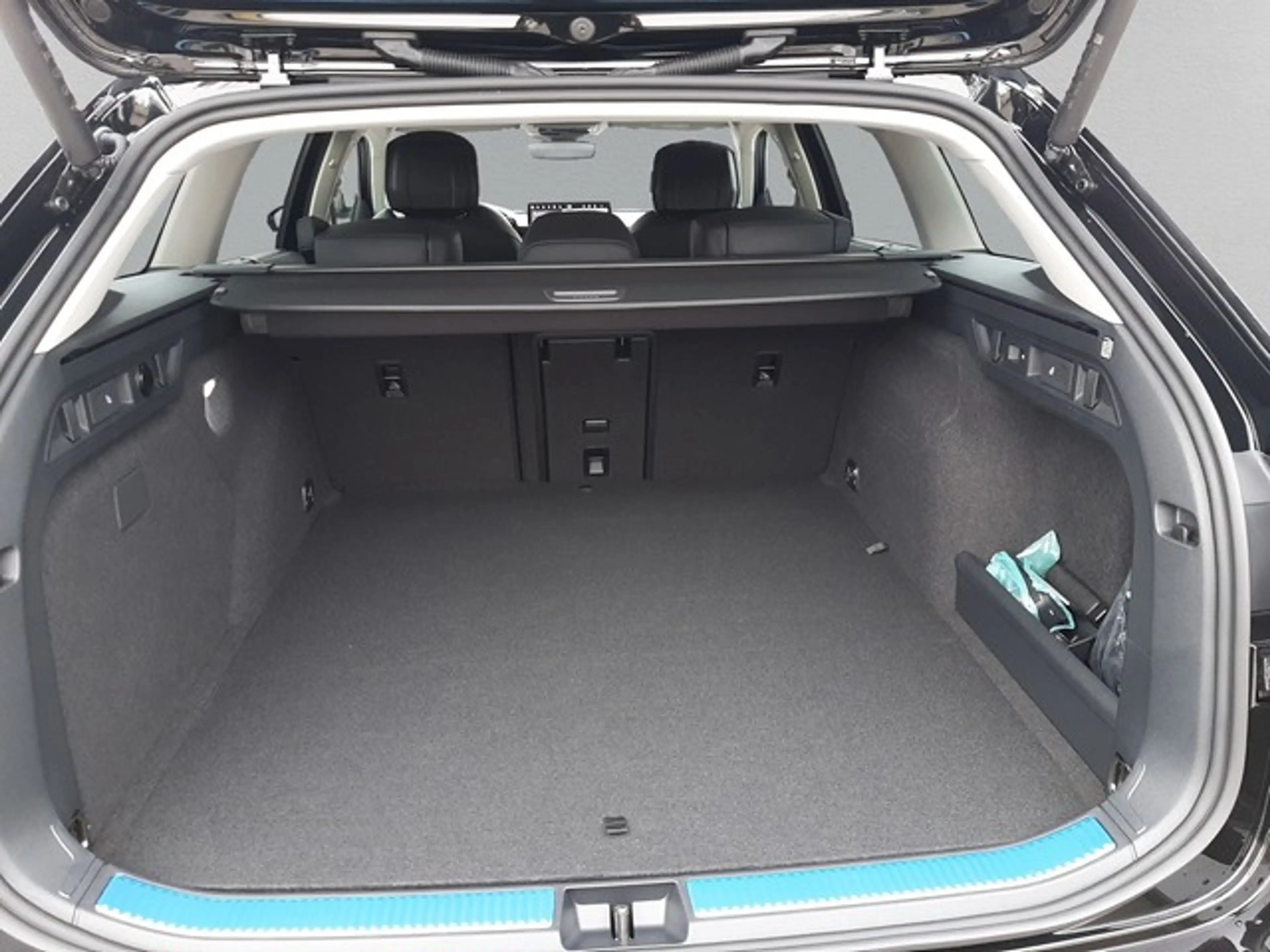 Skoda Superb Combi iV L&K AHK Leder Matrix 360° HeadUp — photo 14