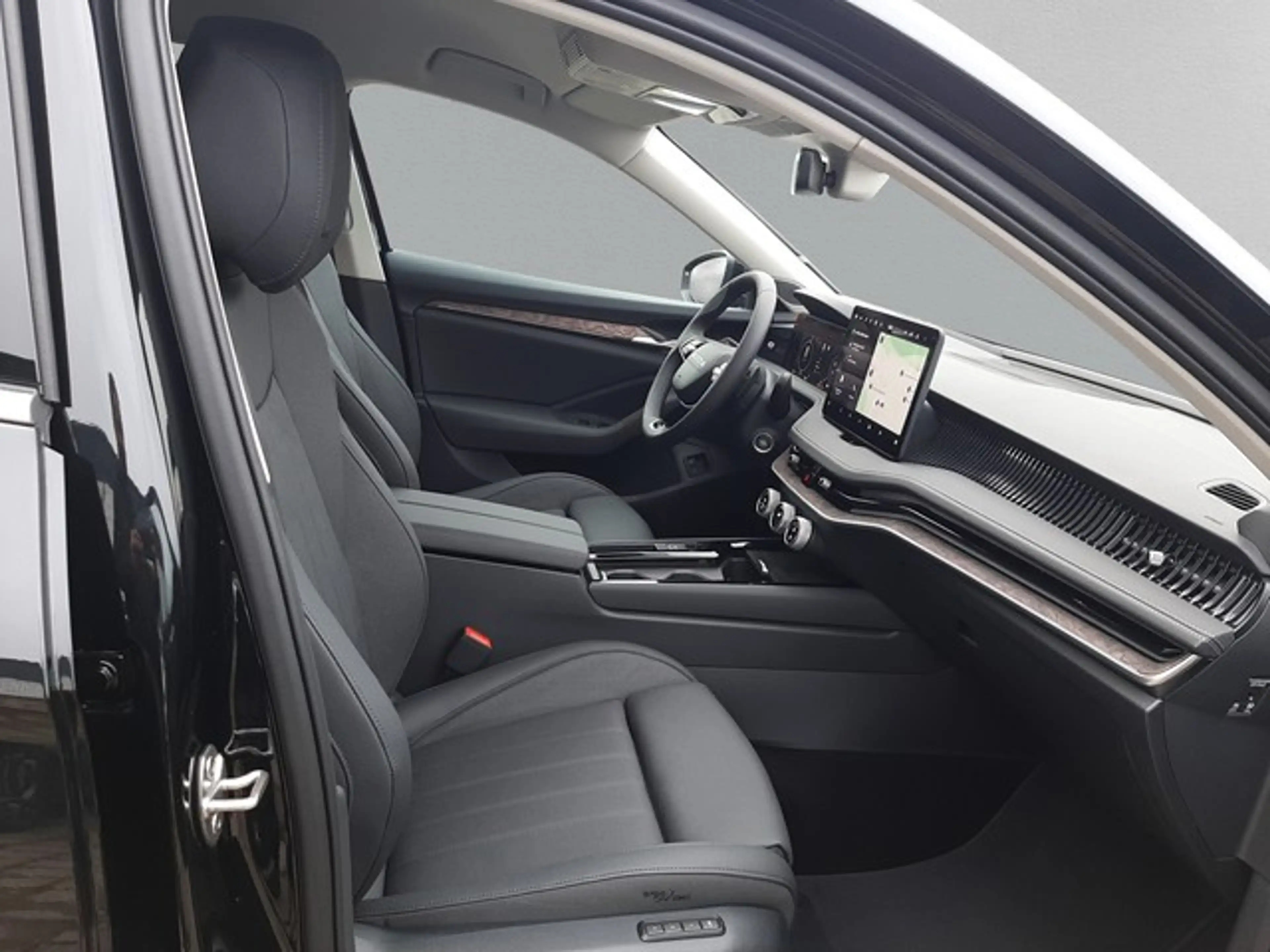 Skoda Superb Combi iV L&K AHK Leder Matrix 360° HeadUp — photo 7