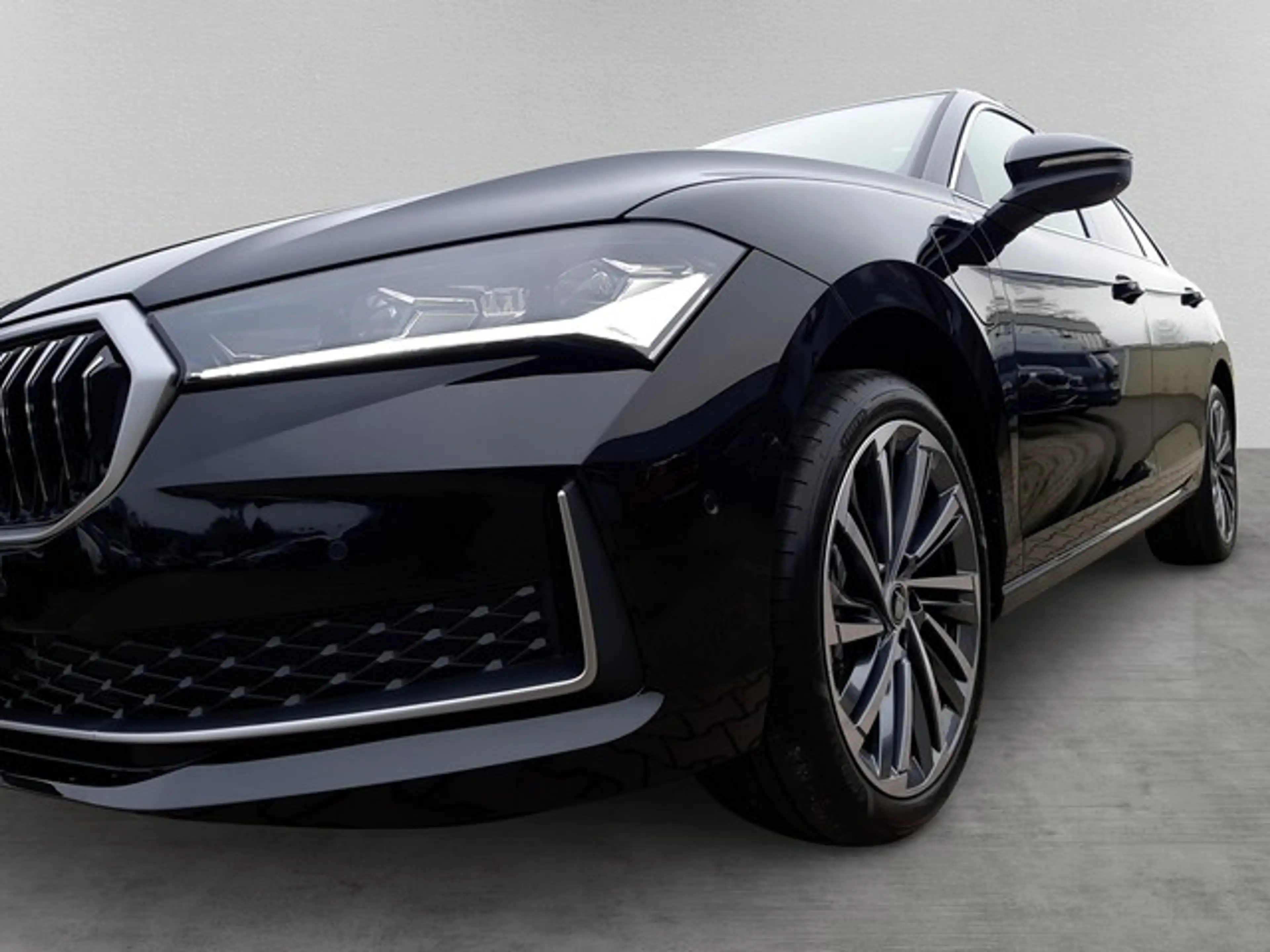 Skoda Superb Combi iV L&K AHK Leder Matrix 360° HeadUp — photo 6