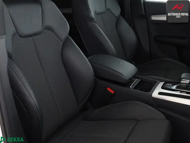 Audi Q5 view 10