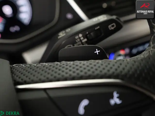 Audi Q5 view 13