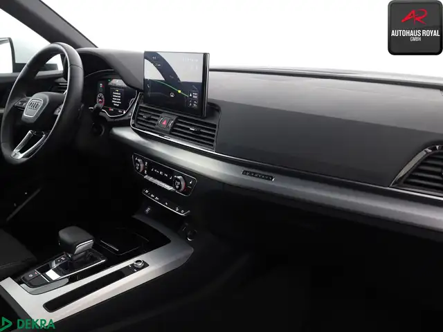 Audi Q5 view 9