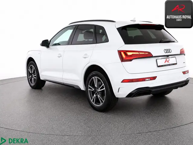 Audi Q5 view 3
