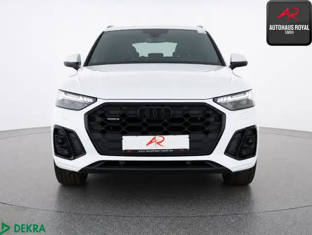 Audi Q5 view 8
