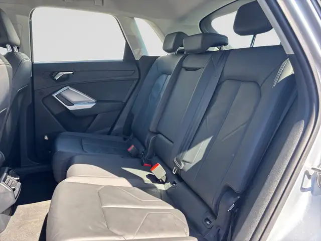 Audi Q3 view 15