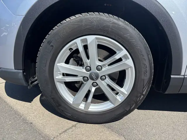 Audi Q3 view 17