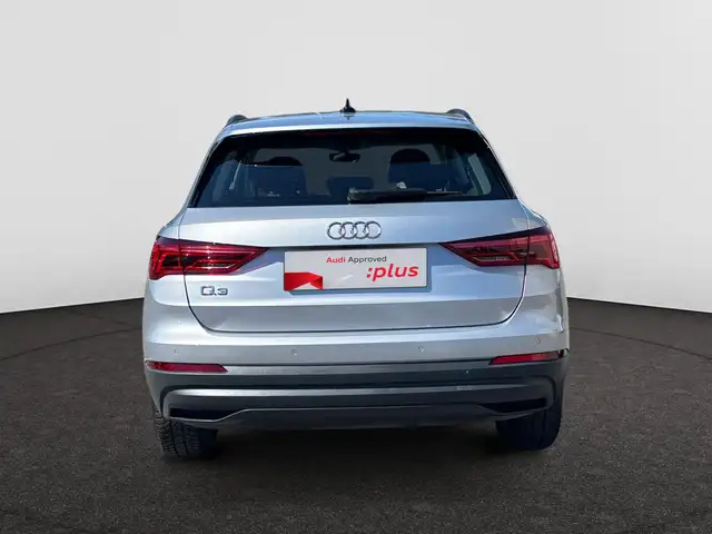 Audi Q3 view 6