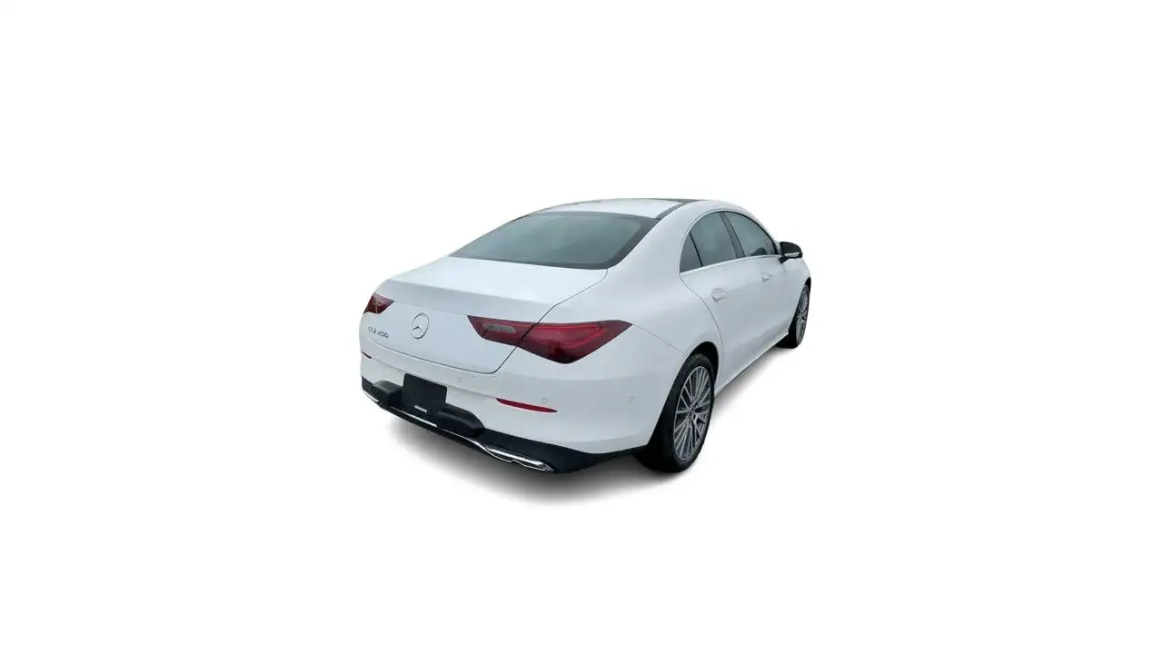 Mercedes-Benz CLA снимка Mercedes-Benz CLA
