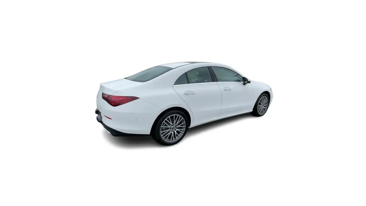 Mercedes-Benz CLA снимка Mercedes-Benz CLA