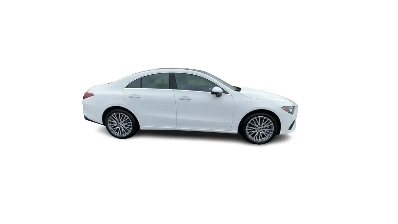 Mercedes-Benz CLA снимка Mercedes-Benz CLA