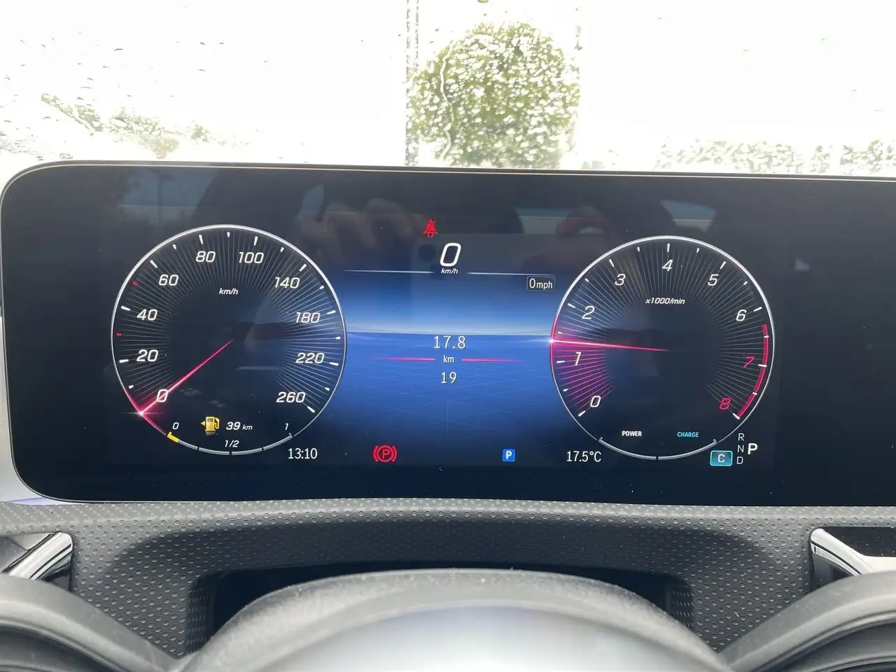 Mercedes-Benz CLA снимка Mercedes-Benz CLA