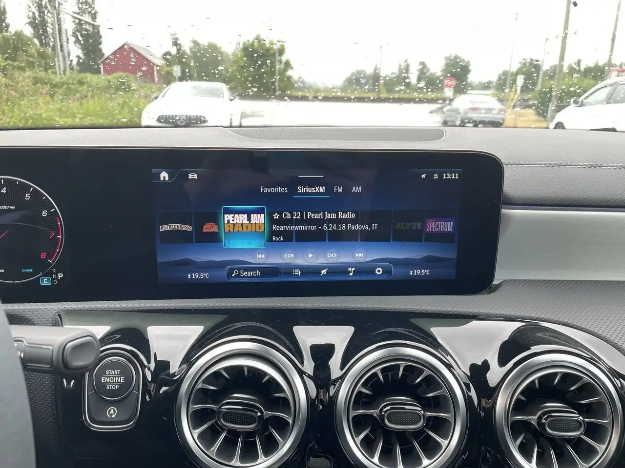 Mercedes-Benz CLA снимка Mercedes-Benz CLA