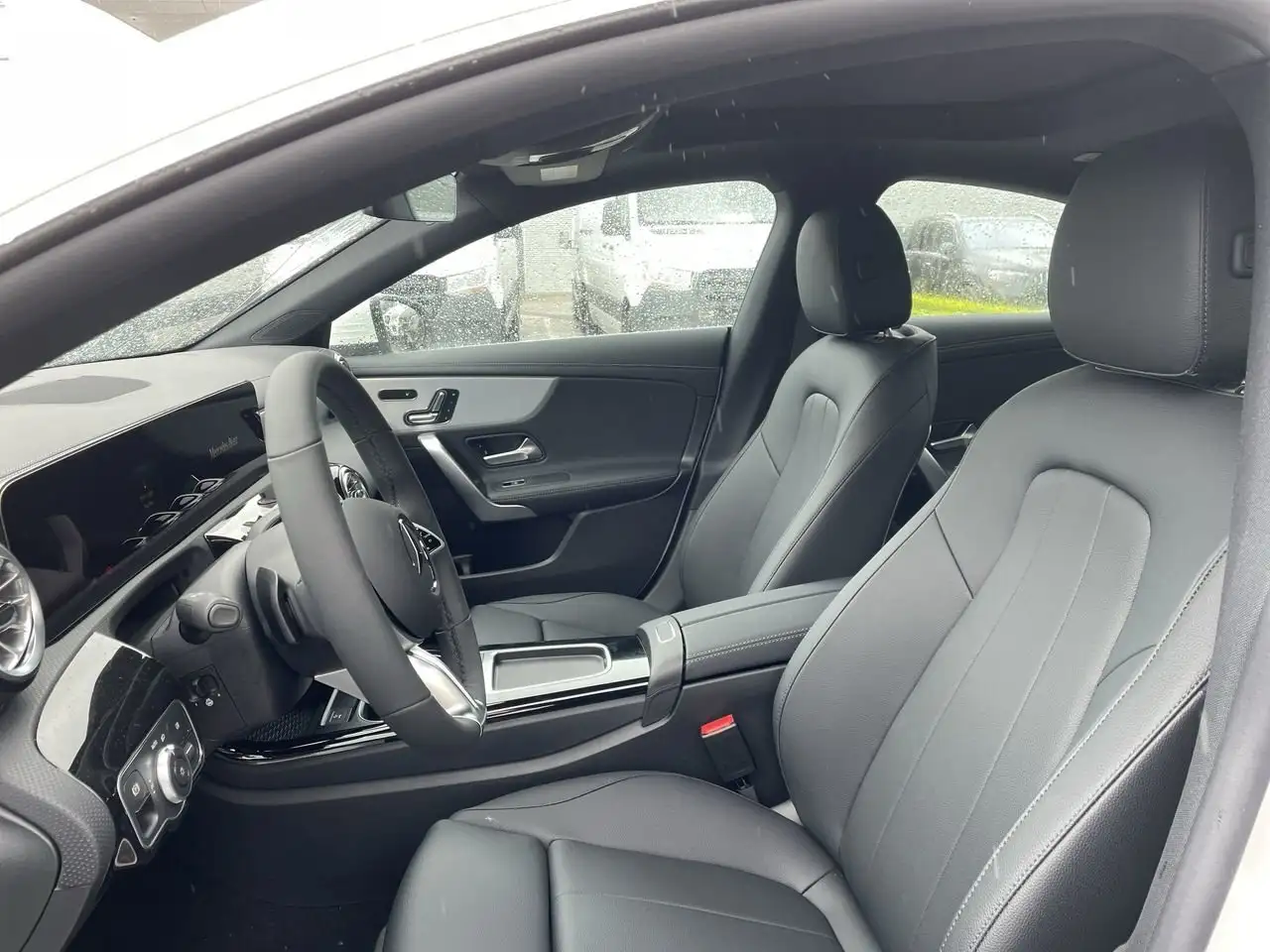 Mercedes-Benz CLA снимка Mercedes-Benz CLA