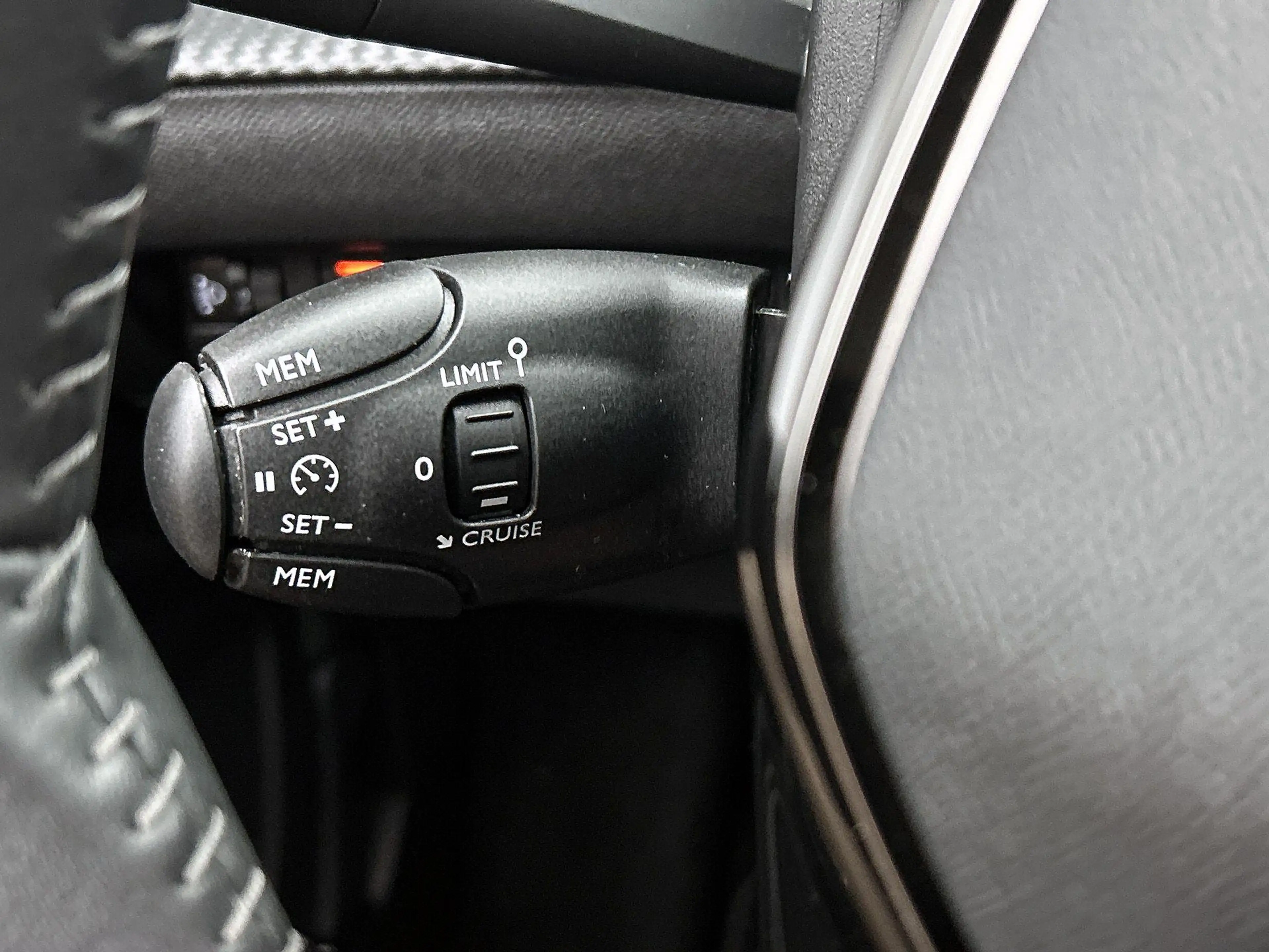 Peugeot e-2008 EV Active 50 kWh | WORDT VERWACHT | APPLE CARPLAY — photo 6
