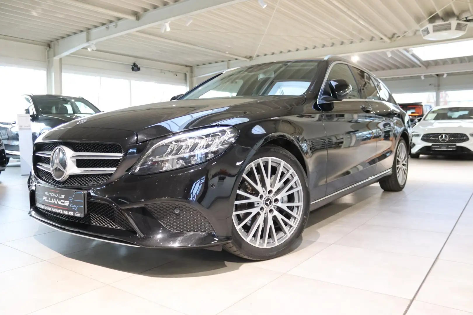Mercedes-Benz C 220 T-Modell d T Avantgarde 143 kW (194 PS), Autom.... Noir - 1