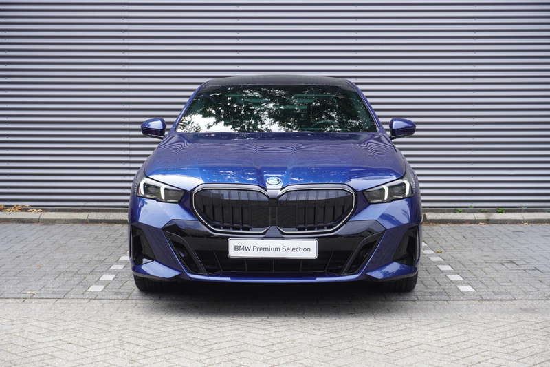 BMW 550 5 serie Sedan 550e xDrive M Sportpakket Pro | Inno — photo 3