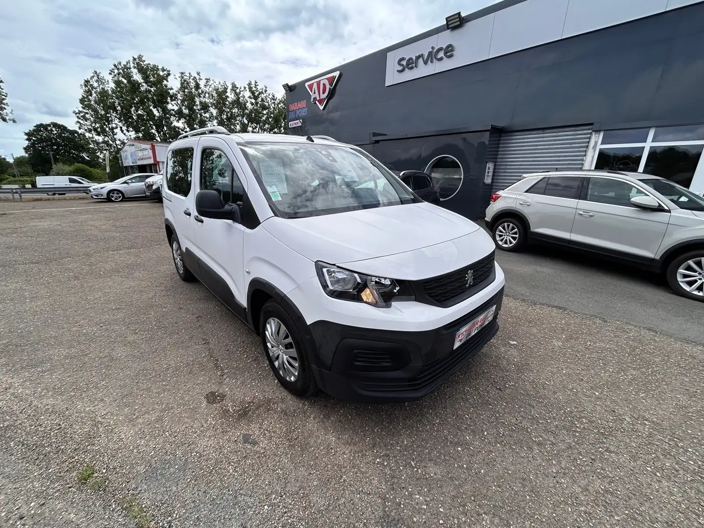 Peugeot e-Rifter BLUEHDI 130CH S\u0026S STANDARD ACTIVE - 1