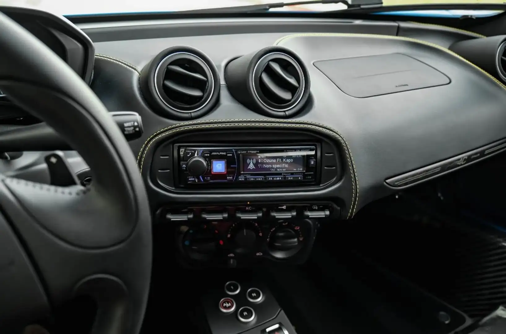 Alfa Romeo 4C Spider Italia Bleu - 2
