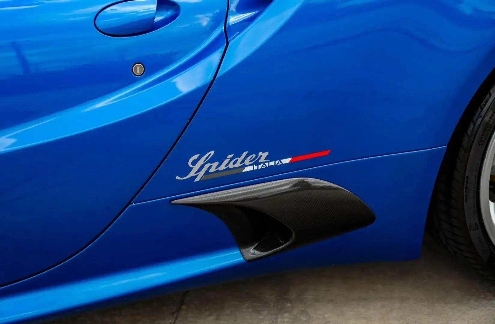 Alfa Romeo 4C Spider Italia Bleu - 1