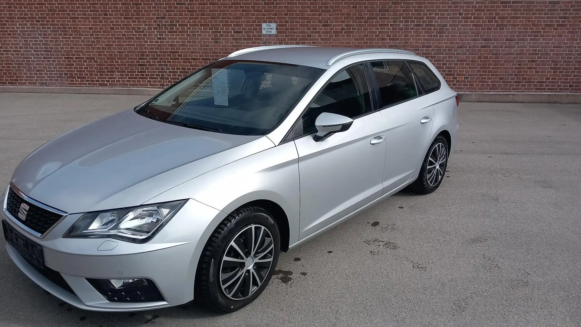 SEAT Leon Style Silber - 1