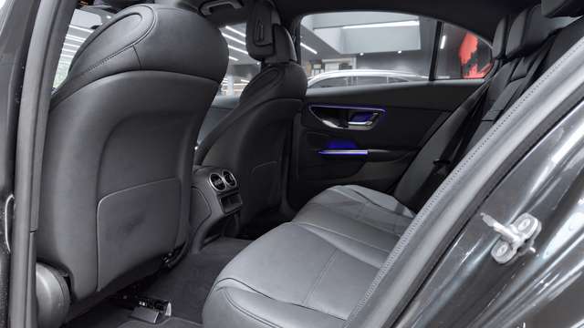 Mercedes-Benz C 200 — photo 19