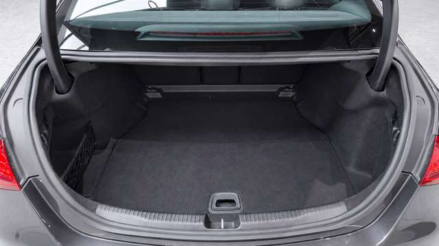 Mercedes-Benz C 200 — photo 20