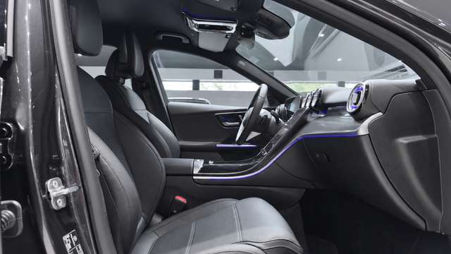 Mercedes-Benz C 200 — photo 13