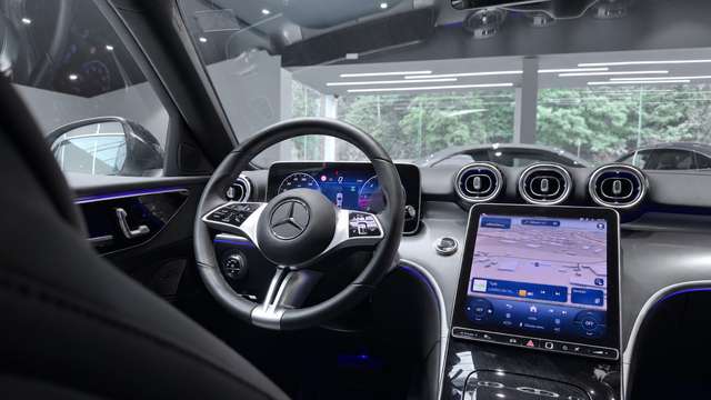 Mercedes-Benz C 200 — photo 10