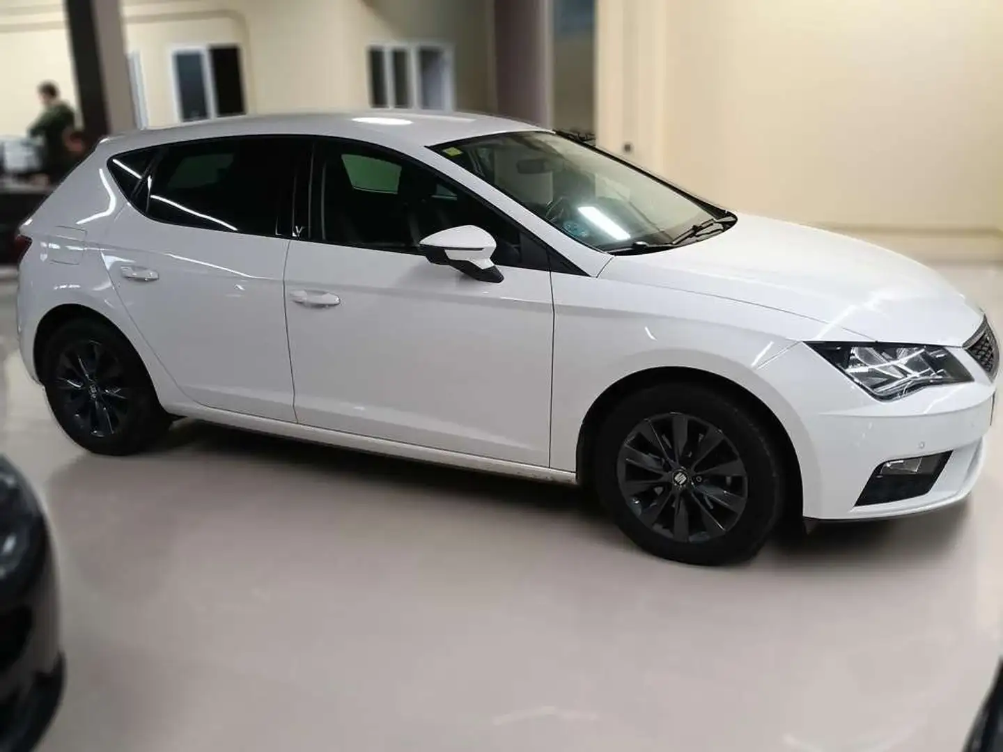 SEAT Leon 1.6TDI CR Style Blanc - 2