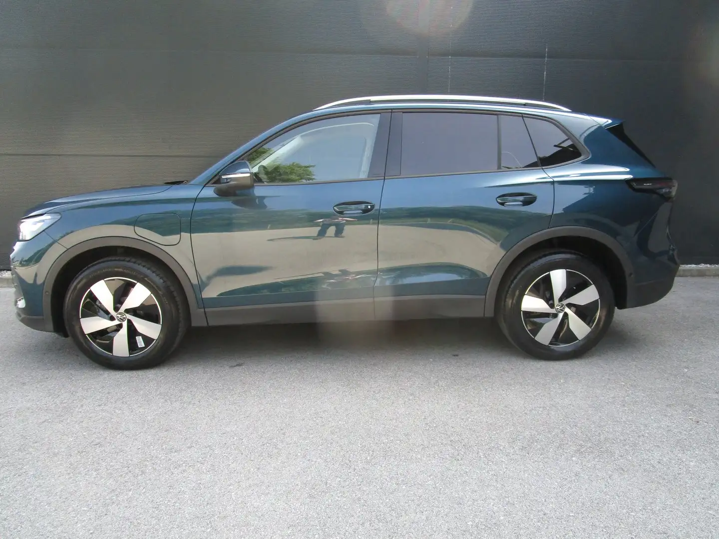 Volkswagen Tiguan Friends eHybrid DSG 150 kW Blau - 2