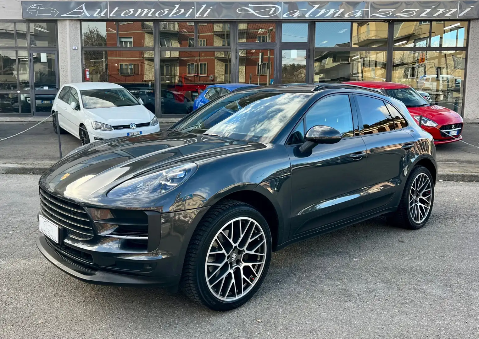 Porsche Macan 2.0 Grau - 1