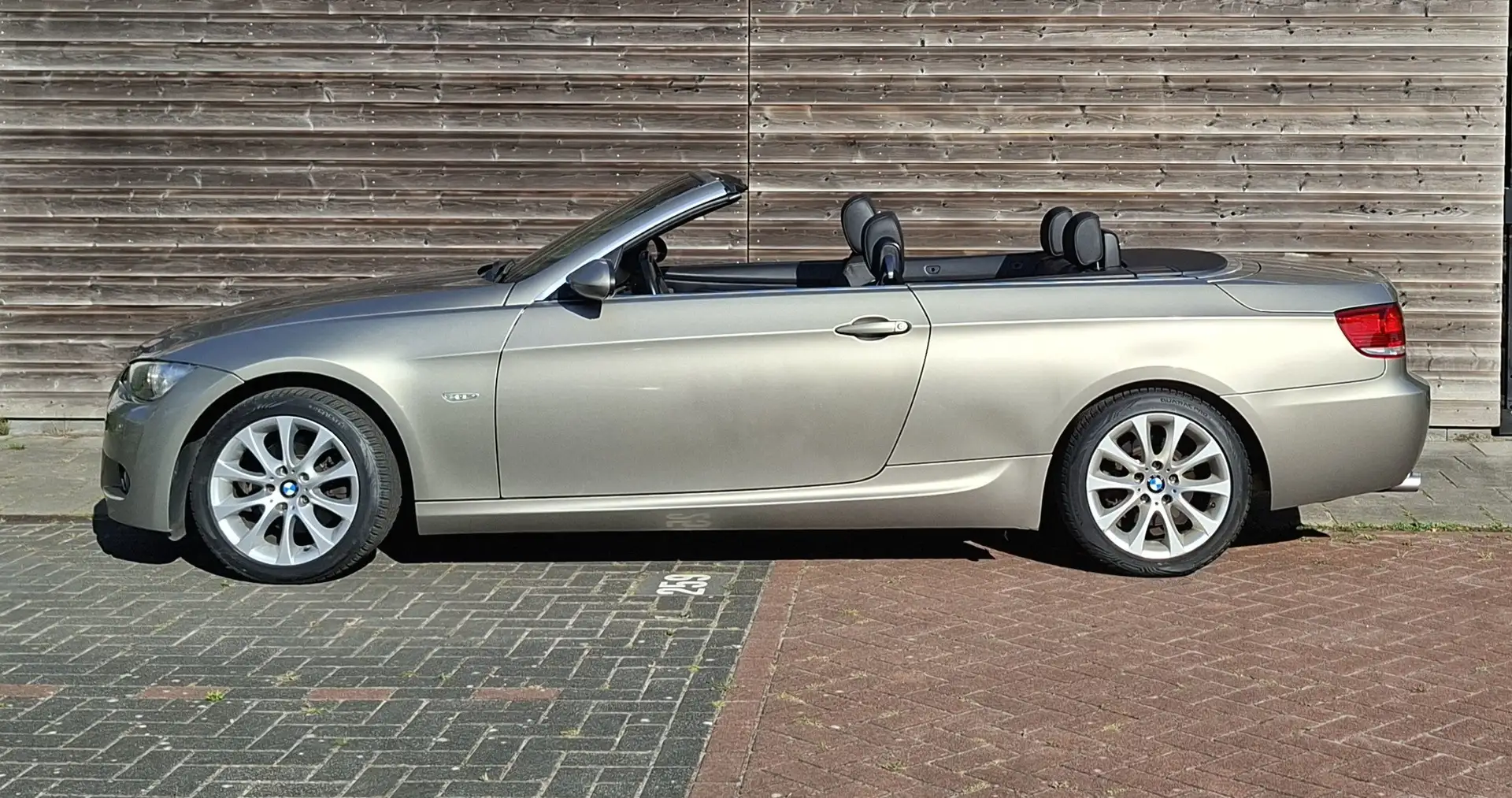 BMW 320 320i High Executive, M-onderstel Brons - 1