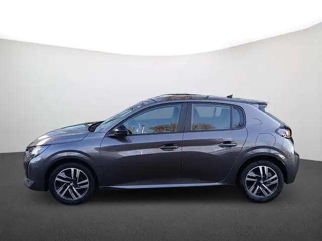 Peugeot 208 view 4